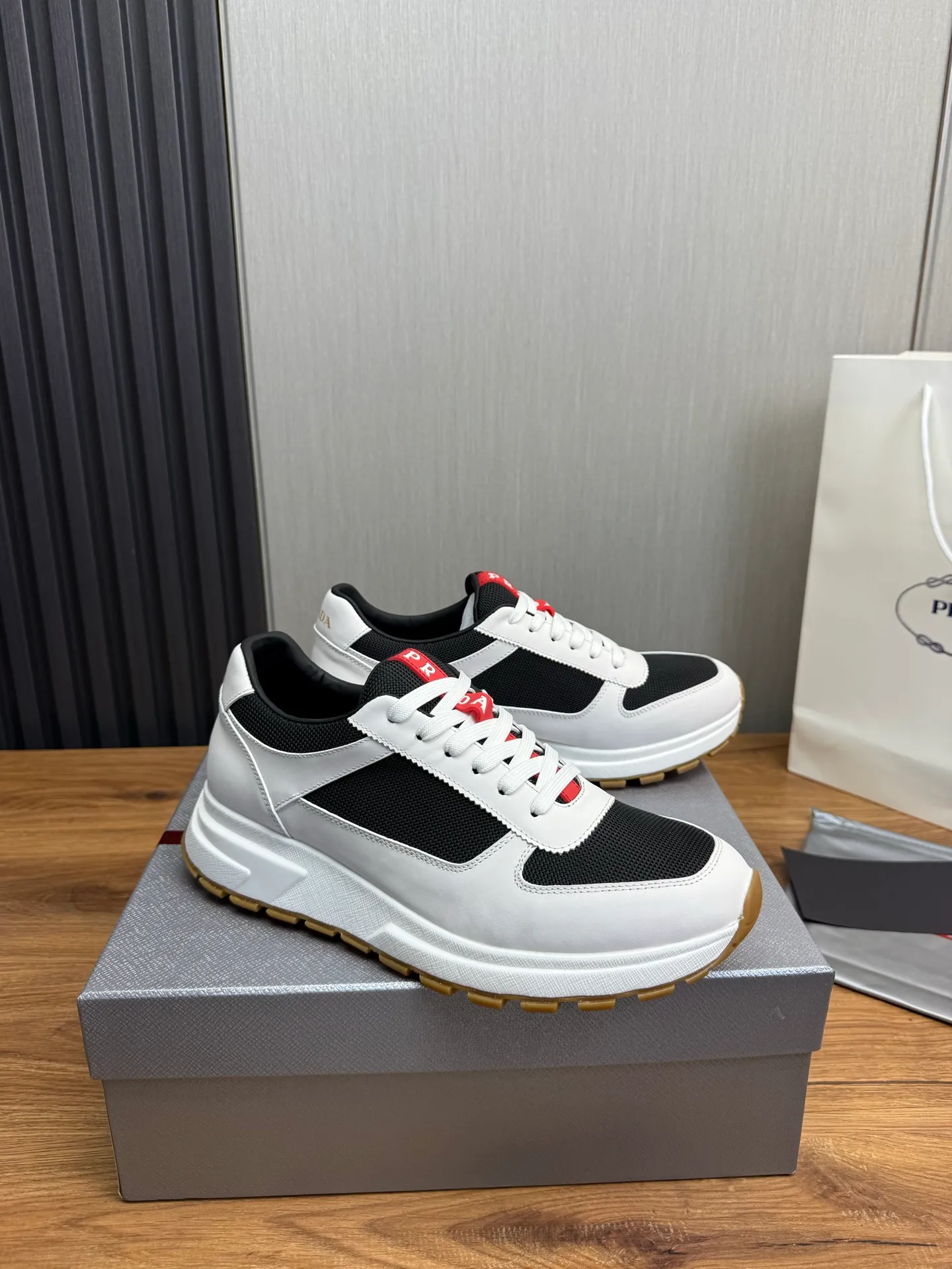 Men's shoes 💰560💰 [PRADA] Men's shoes are popular in the counter, official website is synchronized, 1 high-quality shipment ✔️Original cowhide upper + cowhide lining, 1🆚1 replica, original sole, 38-45 (45 customized, non-refundable)